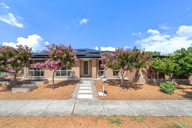 212 MacFarlane Burnet Avenue, ACT 2615