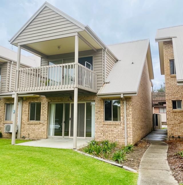 7/15 Eric Fenning Drive, NSW 2536
