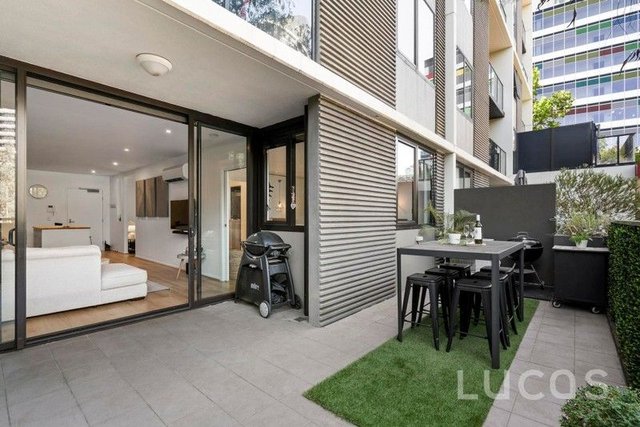 13/801 Bourke Street, VIC 3008