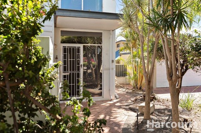 4/2 Marina Quay Drive, WA 6210