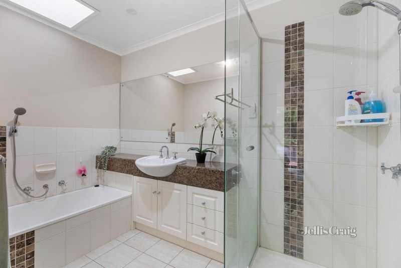 https://images.allhomes.com.au/property/photo/25ddd6f582accc77458851628116d6a9_hd.jpg