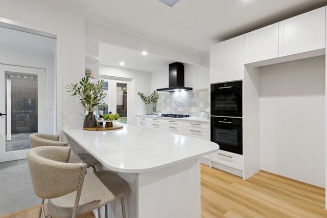 24 Lambertia Street, WA 6024