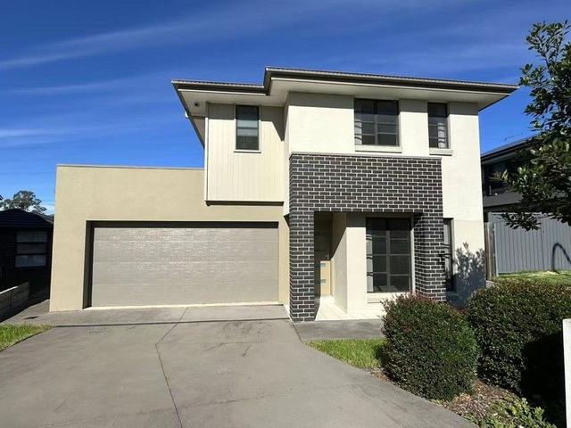 8 Lantern St, NSW 2765