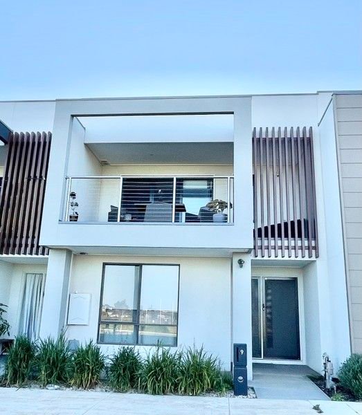 9 Sotterra Walk, VIC 3336