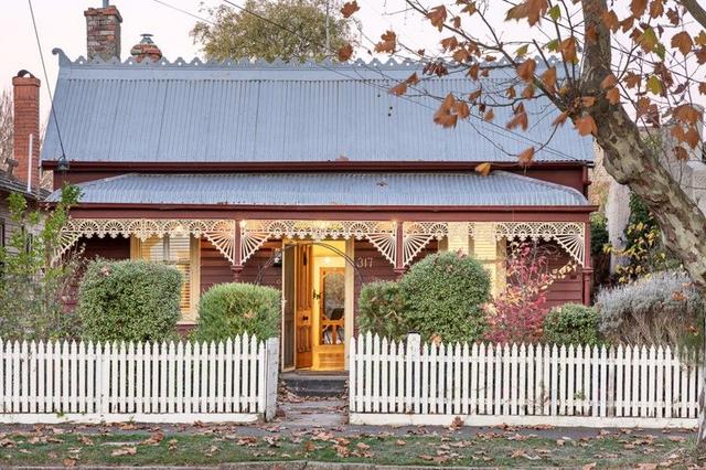 317 Lyons Street South, VIC 3350