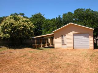 Garage & carport