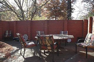 Courtyard (2005-05-05)