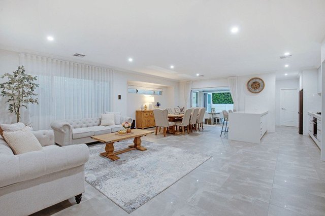 8 Lazarov Retreat, WA 6018