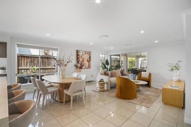 4 Feathertail Pl, QLD 4154