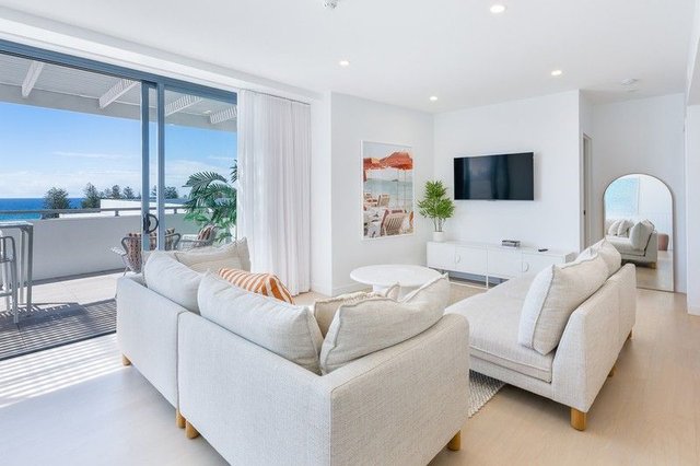 1140/1 Ocean Street, QLD 4220