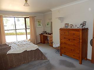 Bedroom 1 (2018-11-05)