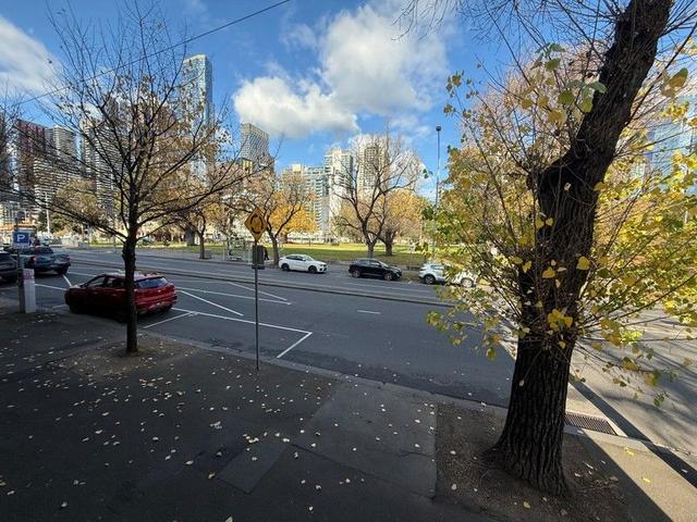 2/30 Dudley St, VIC 3003