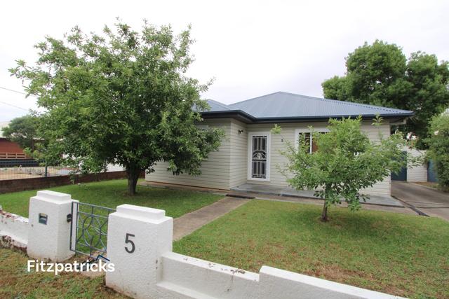 5 Sullivan Avenue, NSW 2650