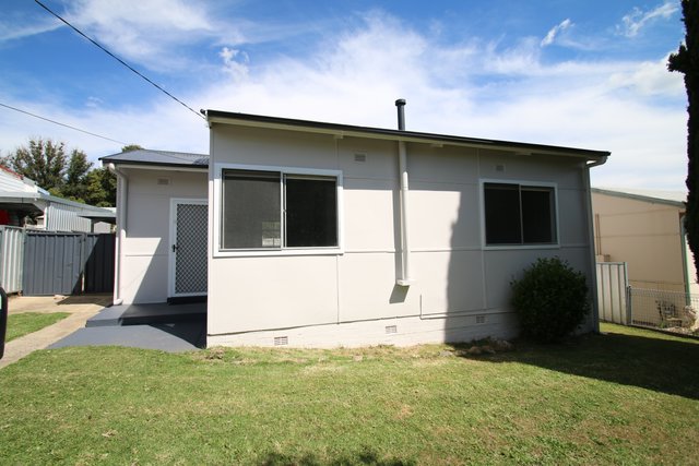12 Kokoda Street, NSW 2800