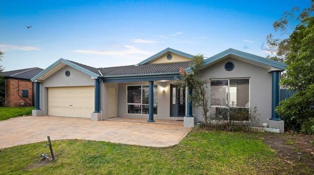 12 Osmington Circle, VIC 3805