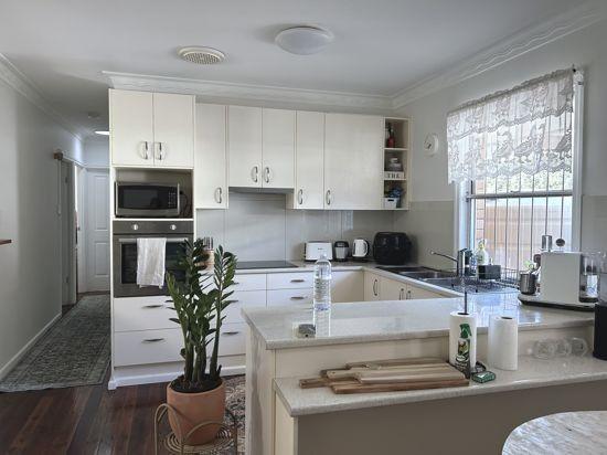 3 Creek Avenue, QLD 4060