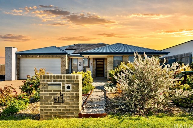 14 McClung Drive, NSW 2582