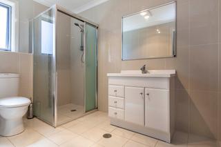 Bathroom (2016-11-14)