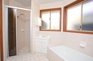 Bathroom (2008-05-29)