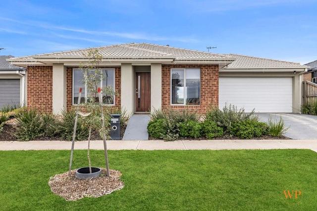 127 Blue Lake Drive, VIC 3756