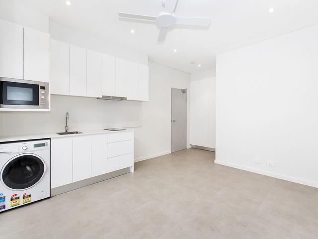 2/33 Hampden Street, NSW 2209