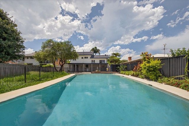 18 Paris Street, QLD 4503