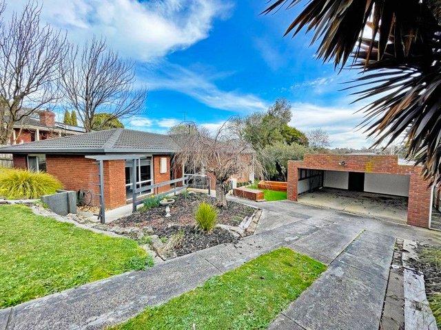 2 Clover Court, VIC 3820