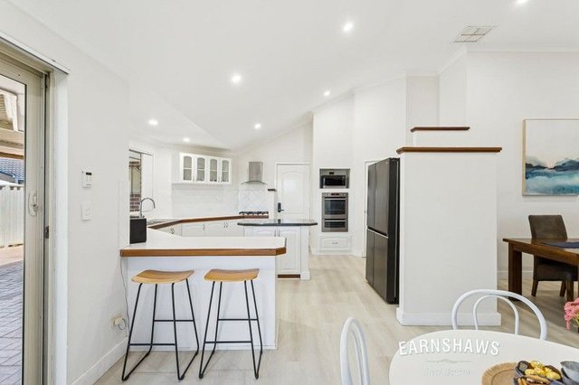 6 Elm Place, WA 6056