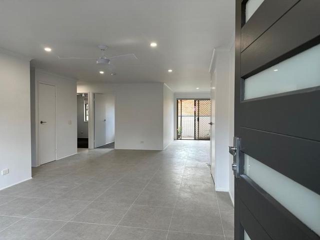 2/1 Keats Place, QLD 4211