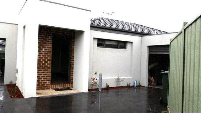 2/24 Willow Avenue, VIC 3021