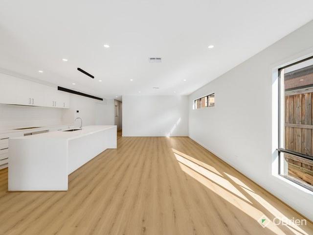 8 Webber Drive, VIC 3336