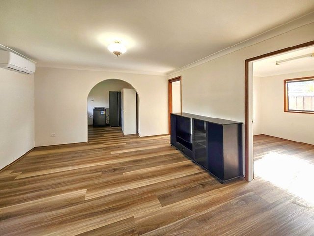 12a Franklin Cres, NSW 2770