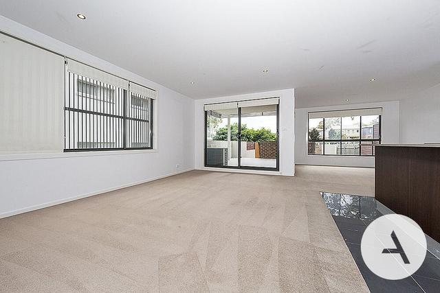 143/215 Aspinall Street, ACT 2602