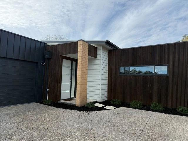 2/11 Wyndham Avenue, VIC 3922
