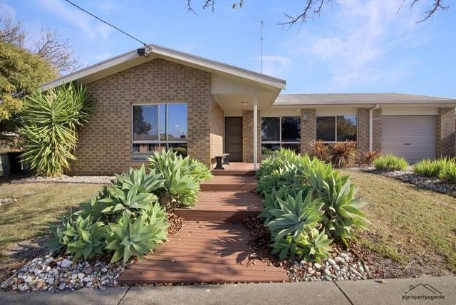 1/4 Mintern Crescent, VIC 3400