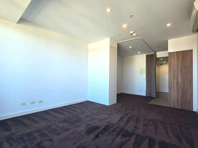 2301/35 Malcolm Street, VIC 3141