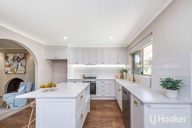 62 Regency Drive, WA 6108