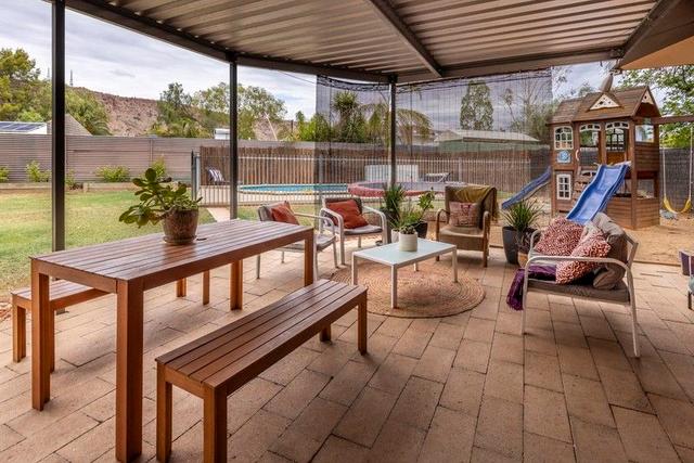 14 Poeppel Gardens, NT 0870