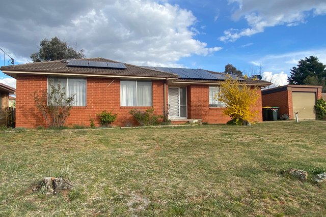 16 Woolalla Street, NSW 2630