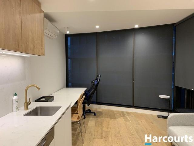 1412/23 Mackenzie Street, VIC 3000