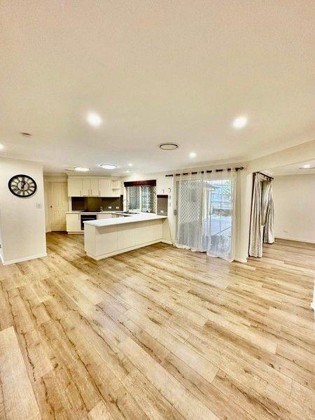 6 Piper Pl, QLD 4300