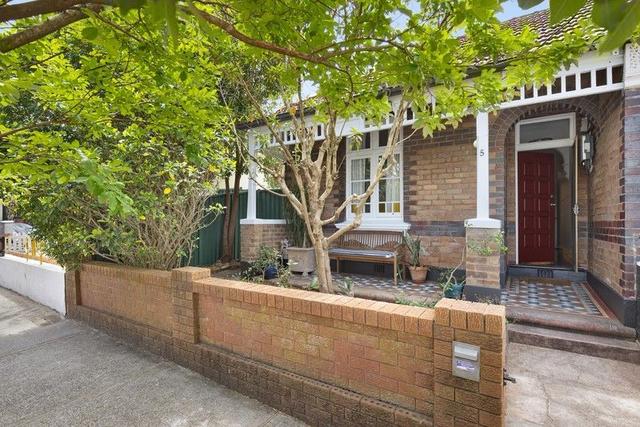 5 Woodland Street, NSW 2204