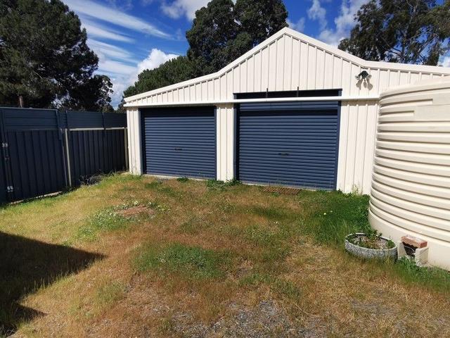 42 Deakin Street, WA 6225
