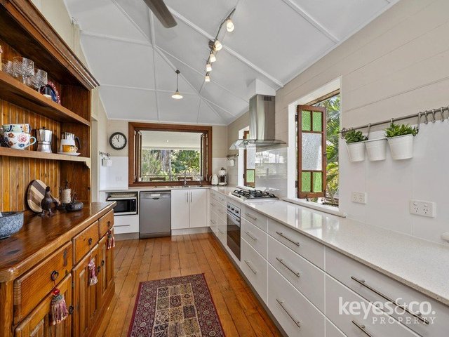 37 Roberts Street, QLD 4812