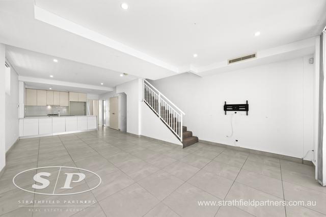 32 Watkin Tench Parade, NSW 2145