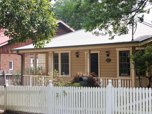 17 Rose Street, NSW 2576