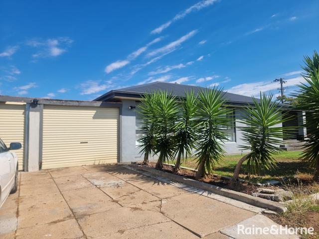 38 Geneva Crescent, NSW 2650