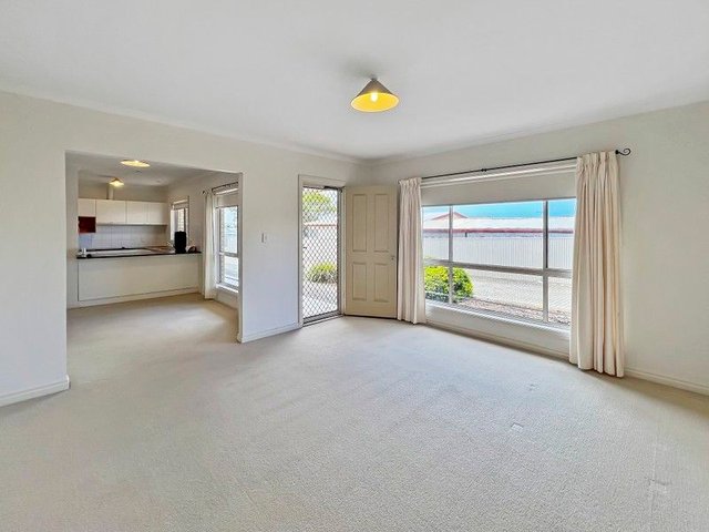 2/57 Marine Avenue, SA 5606