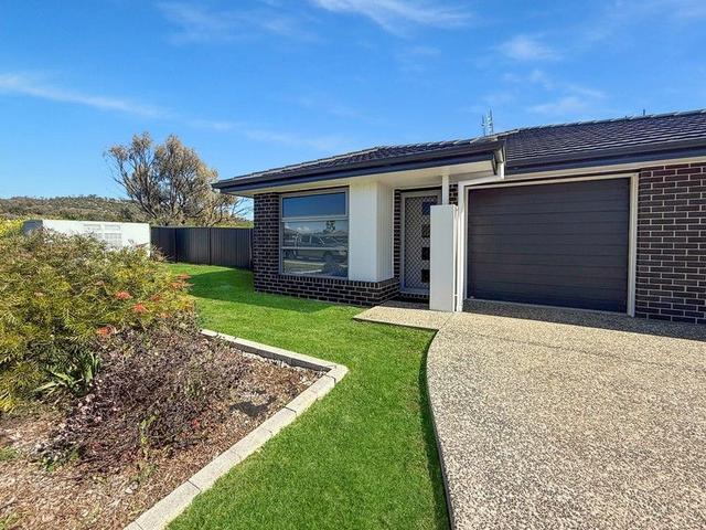 1/14 Favell Street, NSW 2380