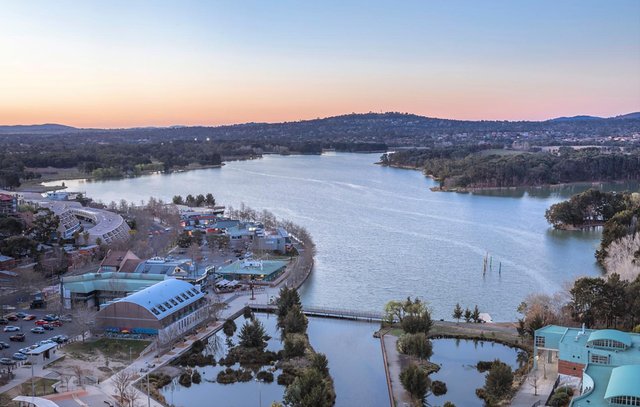 805/120 Eastern Valley Way, ACT 2617